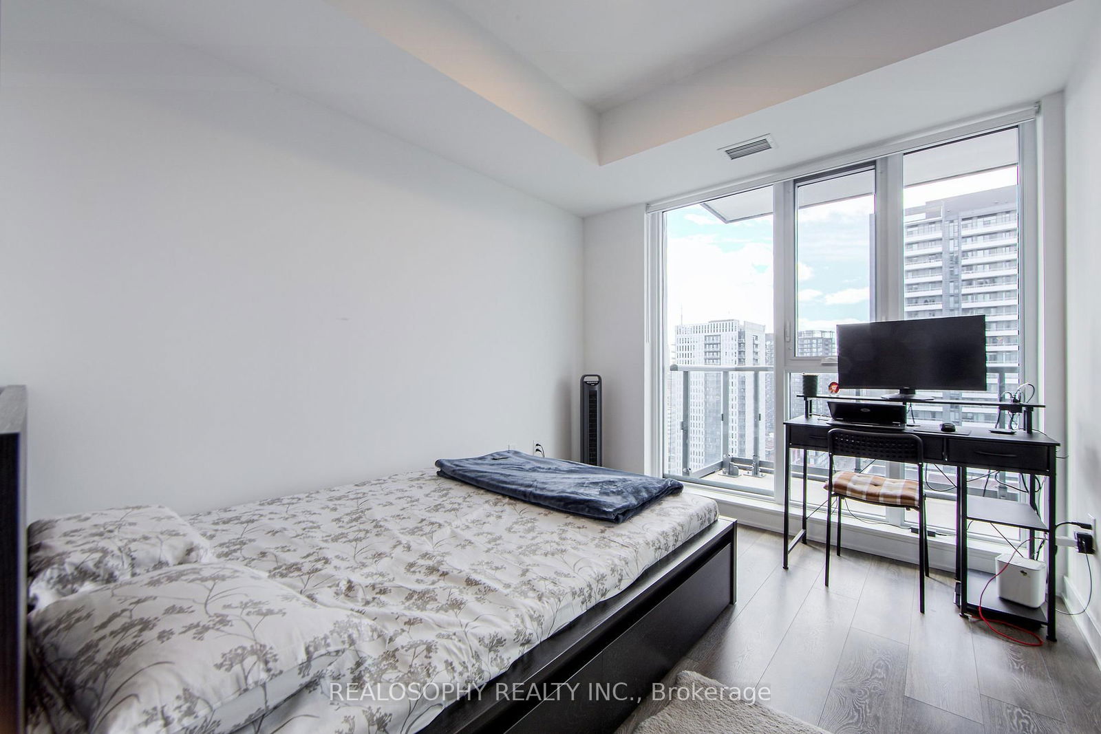 130 River St, unit 1905 for sale