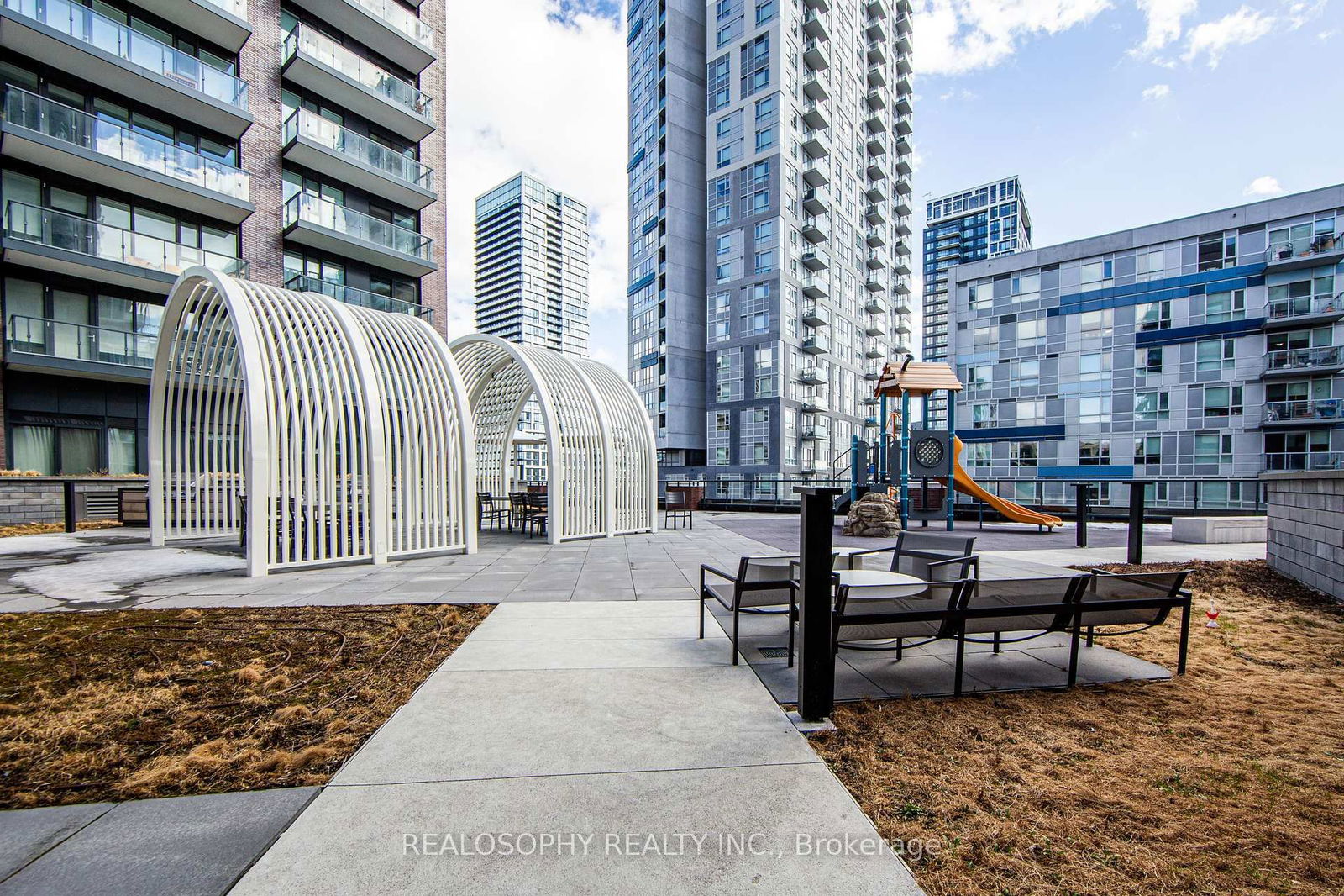 130 River St, unit 1905 for sale