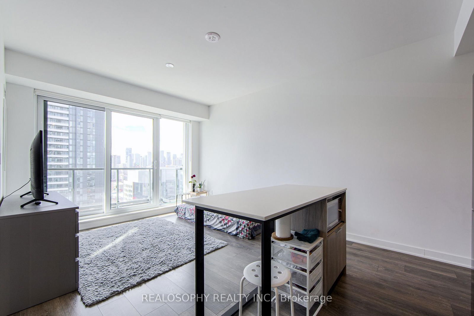 130 River St, unit 1905 for sale