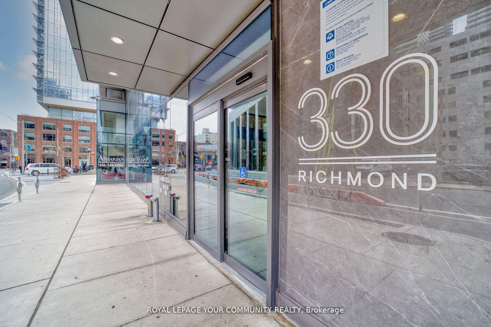 330 Richmond St W, unit 1711 for sale