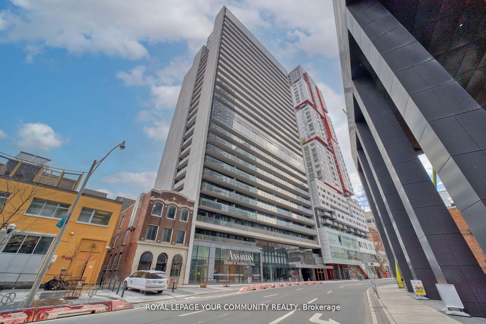 330 Richmond St W, unit 1711 for sale