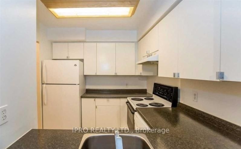 8 Pemberton Ave, unit 401 for rent