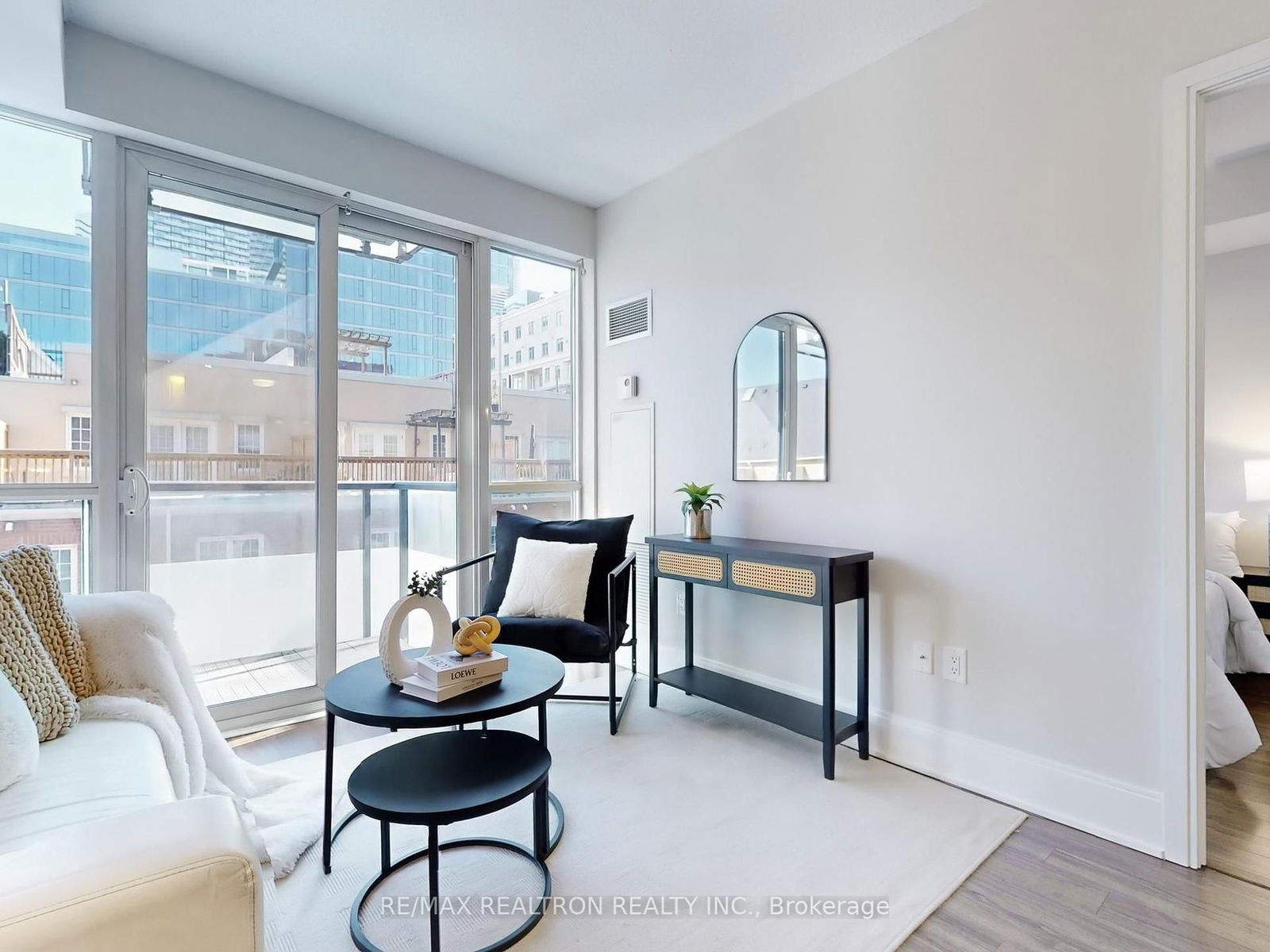 560 Front St W, unit 319 for sale