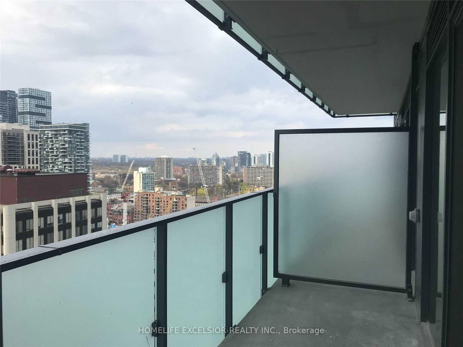 25 Richmond St E, unit 2014 for rent