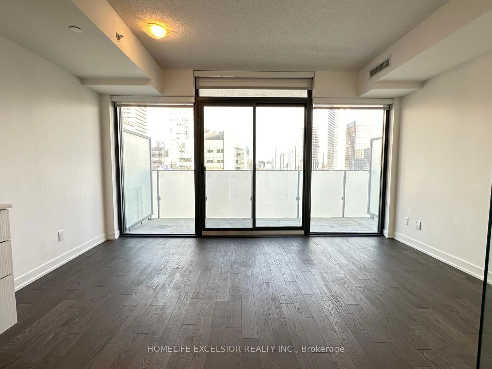 25 Richmond St E, unit 2014 for rent