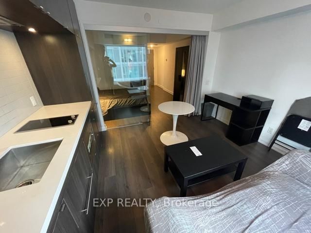 155 Yorkville Ave, unit 1509 for rent