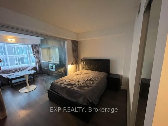 155 Yorkville Ave, unit 1509 for rent