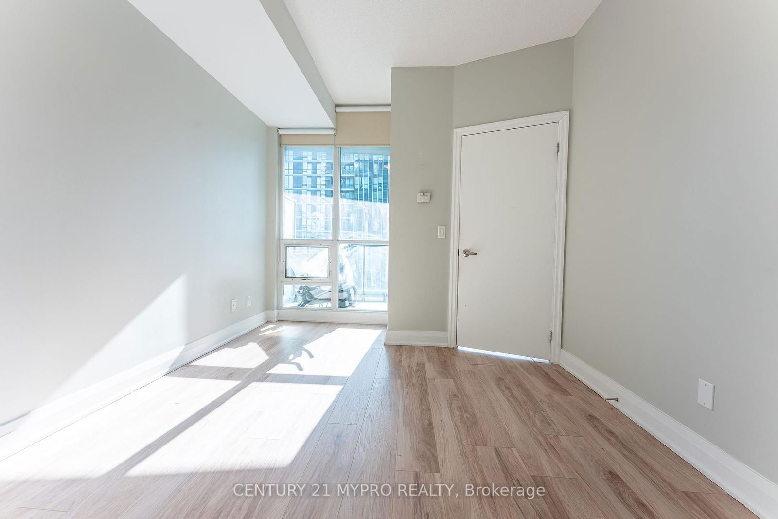 16 Yonge St, unit 3001 for rent