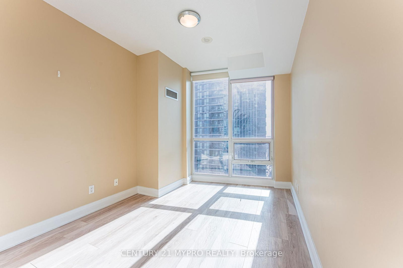 16 Yonge St, unit 3001 for rent