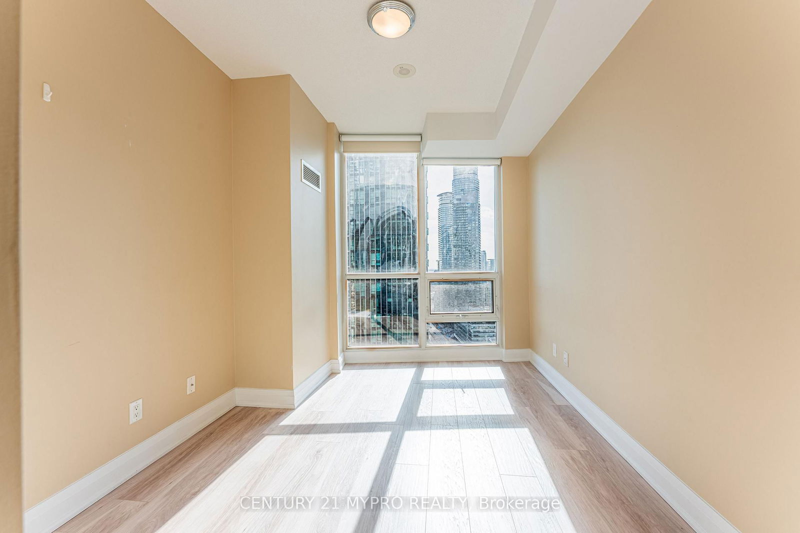 16 Yonge St, unit 3001 for rent