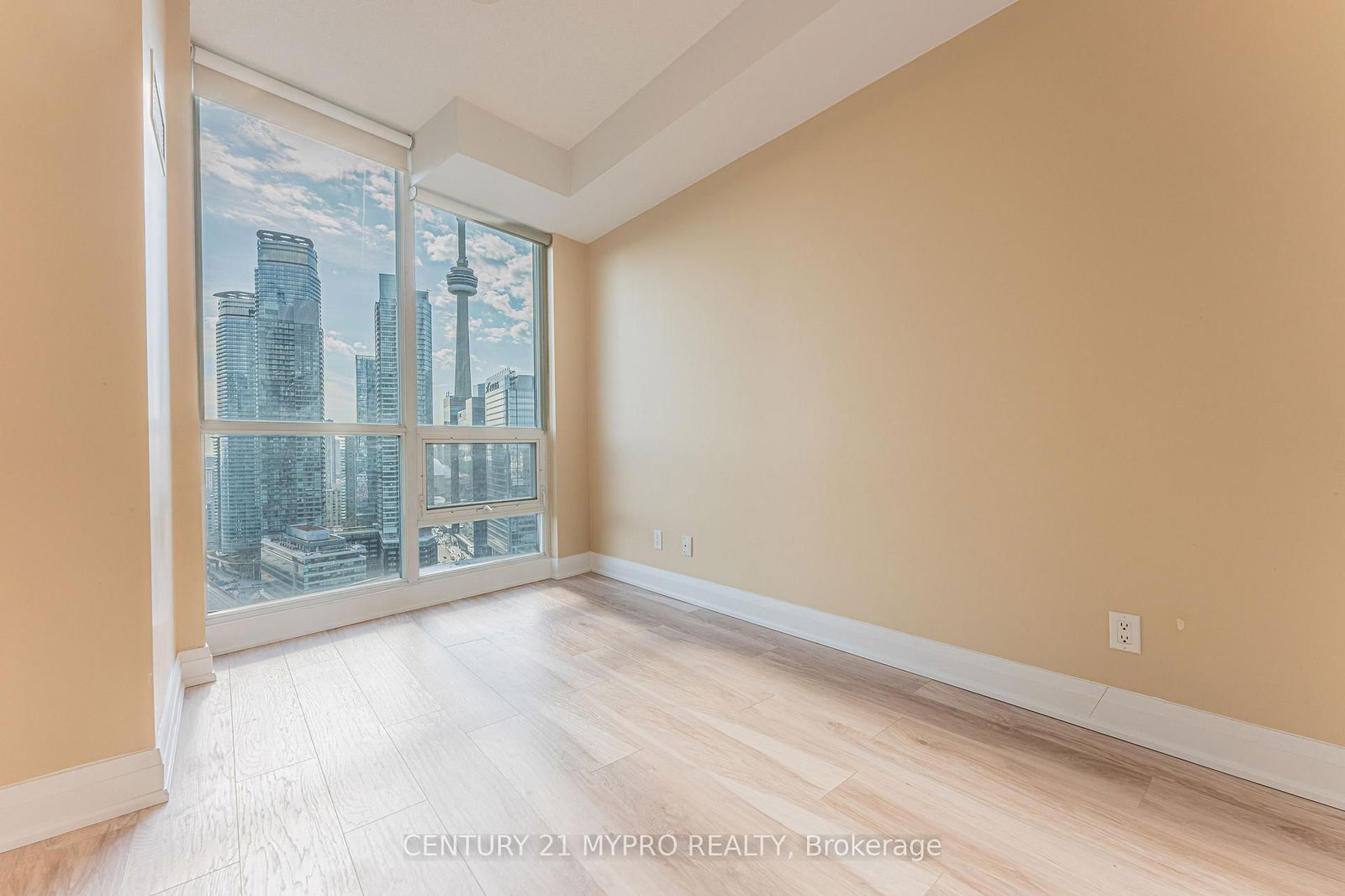 16 Yonge St, unit 3001 for rent