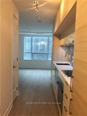 88 Scott St, unit 806 for rent