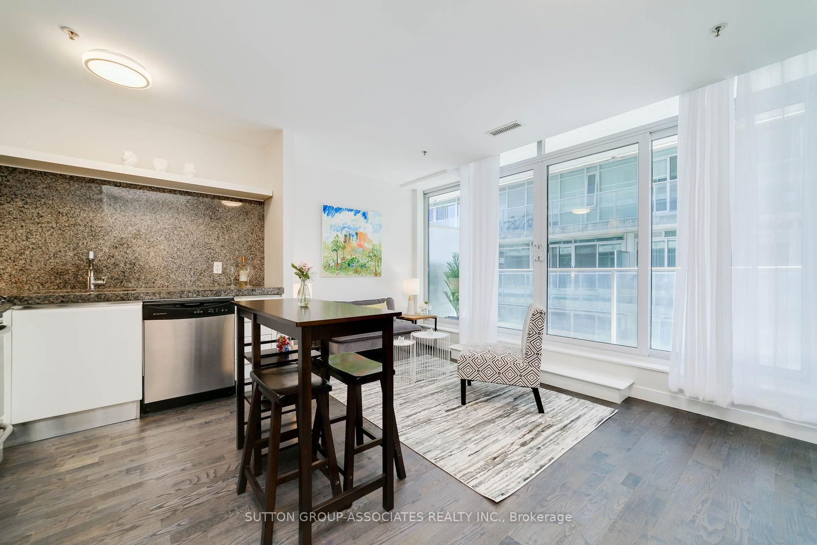 75 Portland St, unit 608 for rent