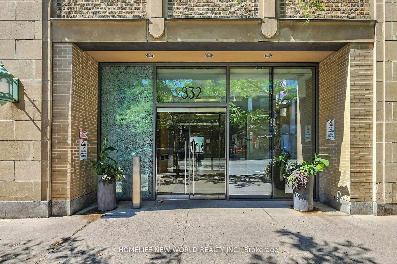 832 Bay St, unit 2704 for rent