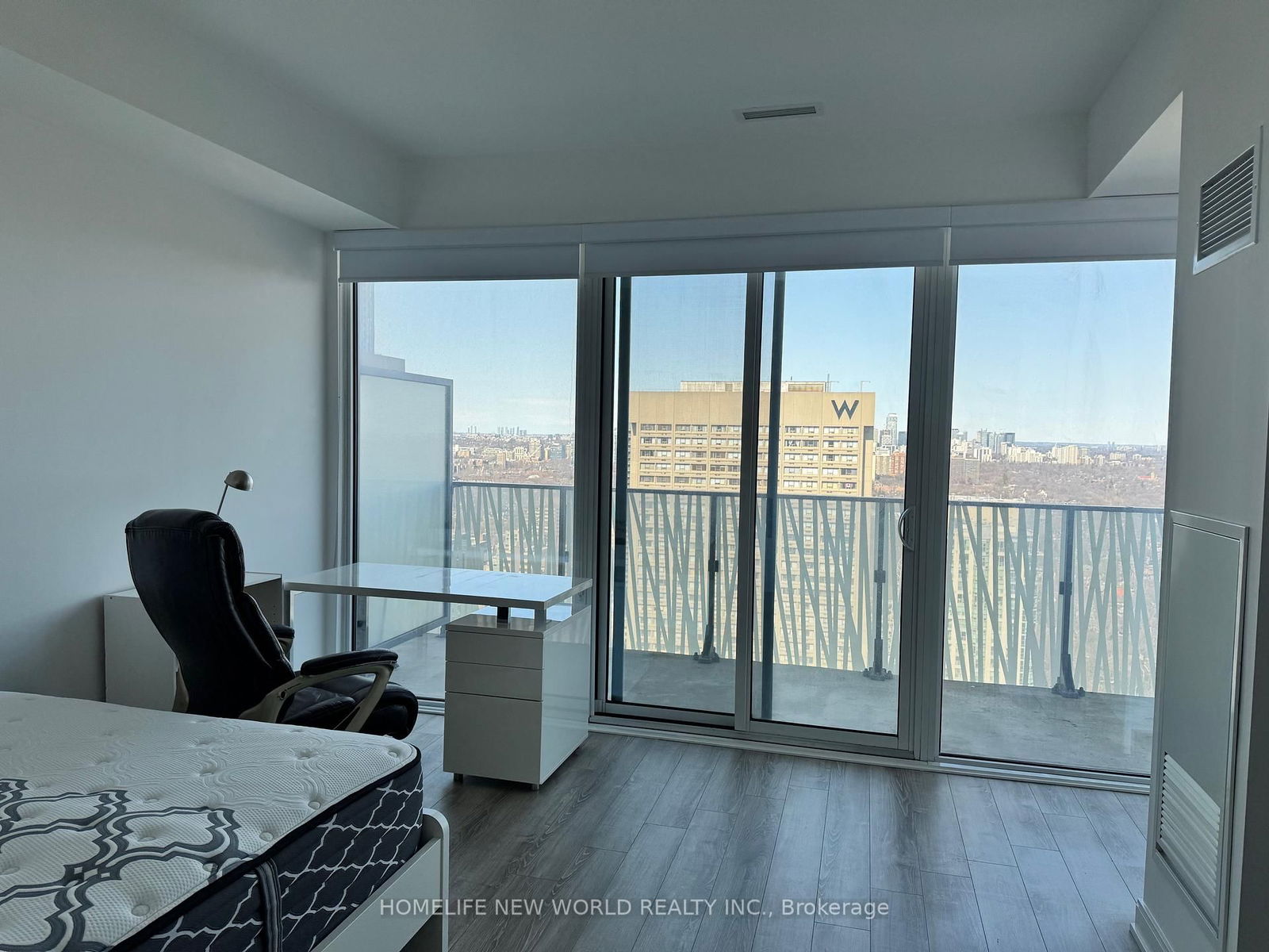 42 Charles St E, unit 3807 for rent