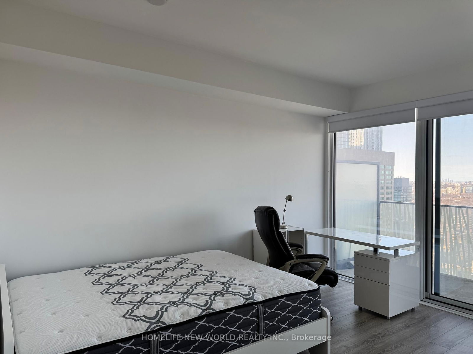 42 Charles St E, unit 3807 for rent