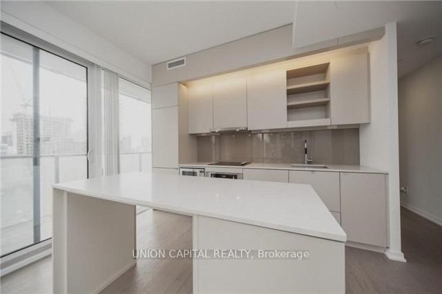 101 Peter St, unit 2006 for rent