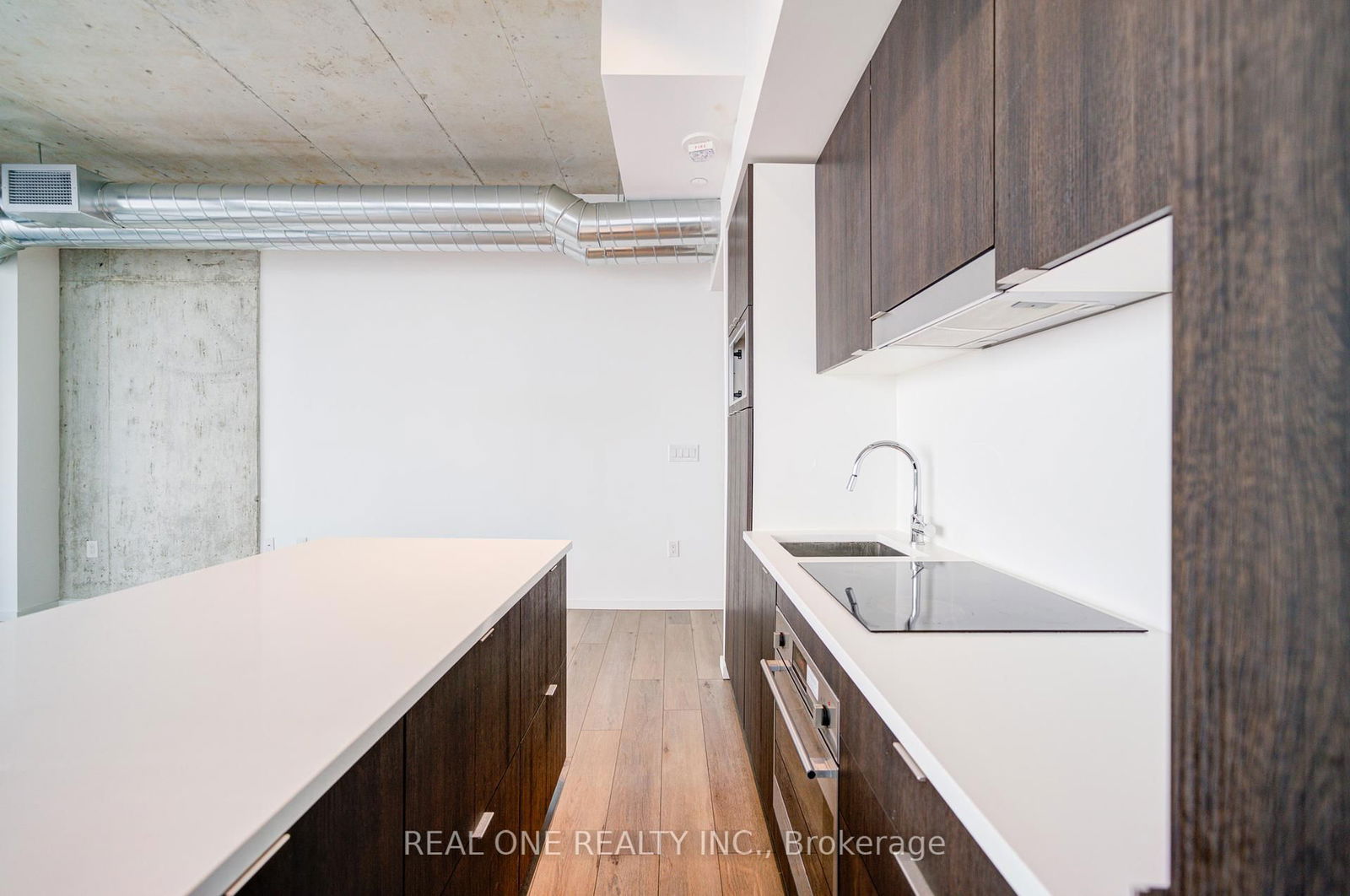 21 Lawren Harris Sq, unit 911 for rent