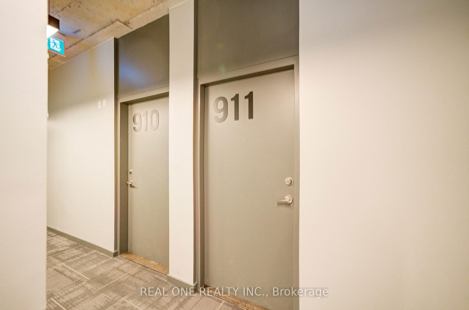 21 Lawren Harris Sq, unit 911 for rent