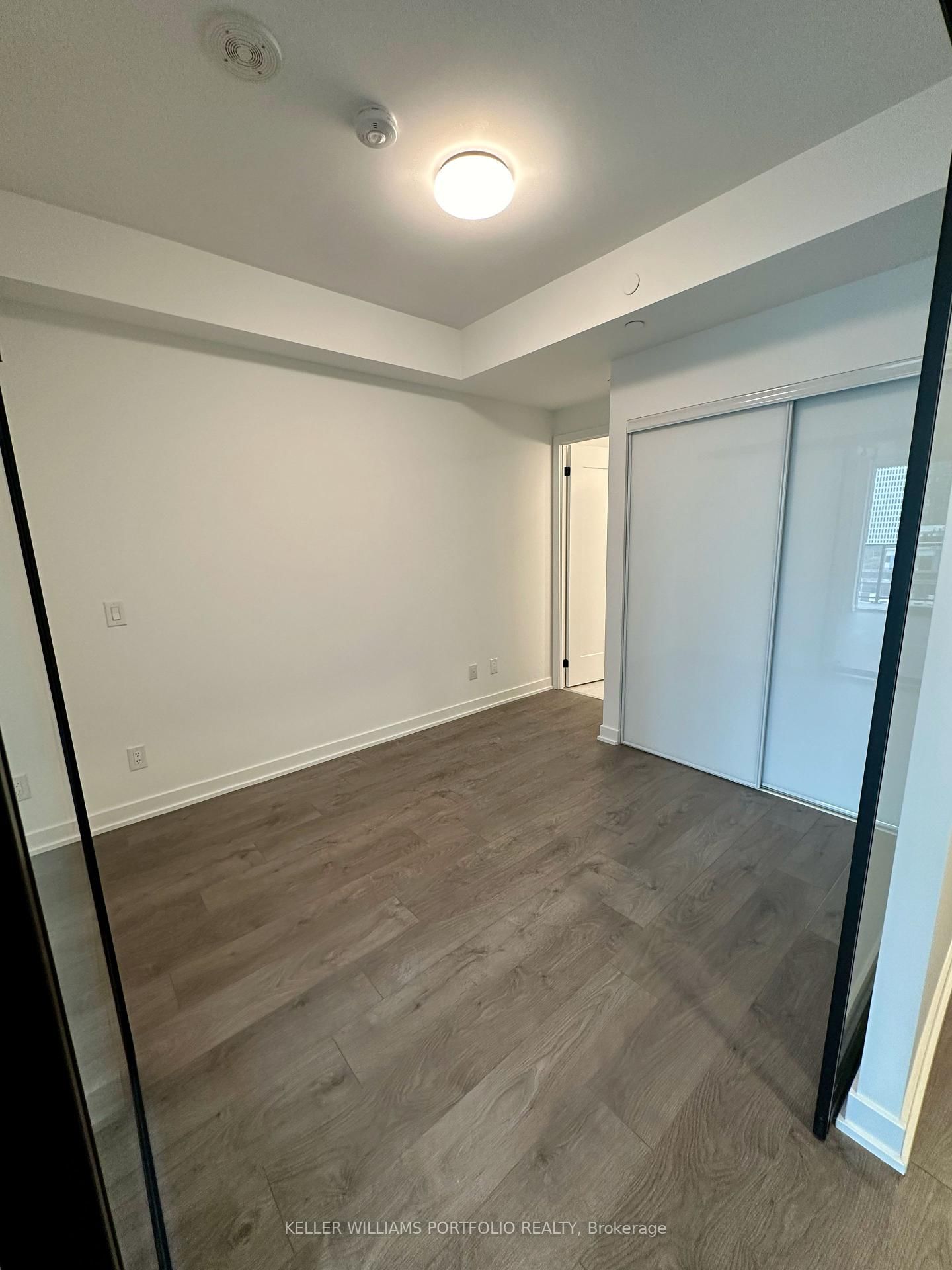 5 Defries St, unit 816 for rent