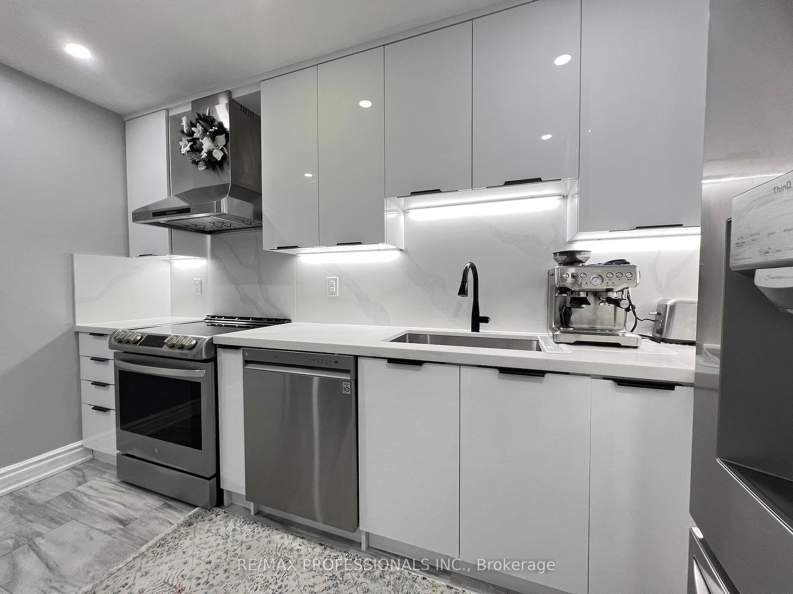 4005 Don Mills Rd, unit 208 for rent