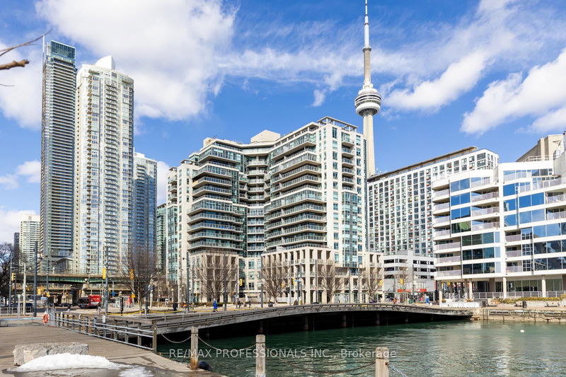 410 Queens Quay W, unit 517 for sale