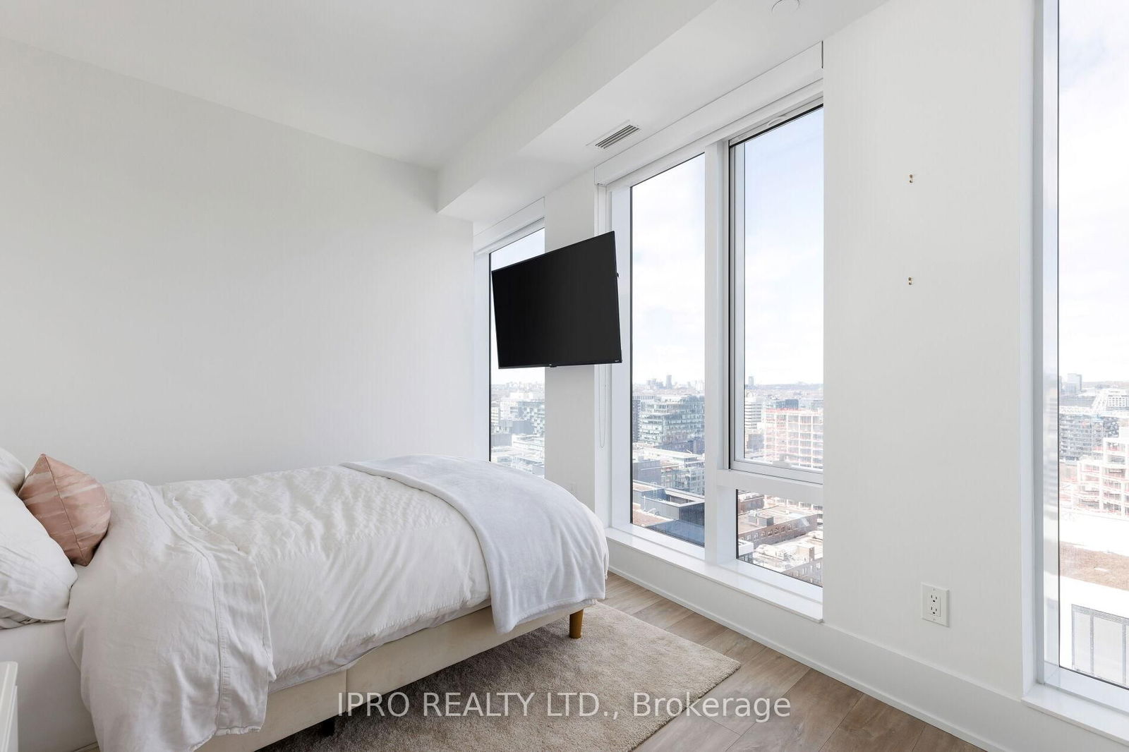 470 Front St W, unit 1805 for sale