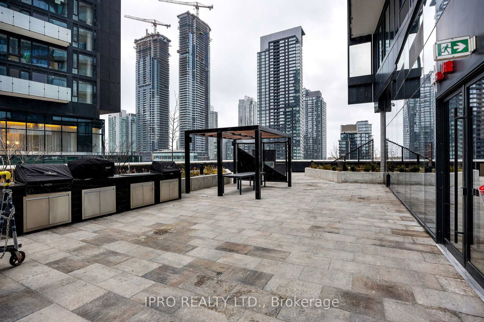 470 Front St W, unit 1805 for sale