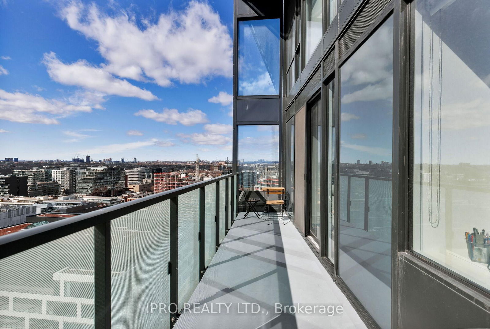 470 Front St W, unit 1805 for sale