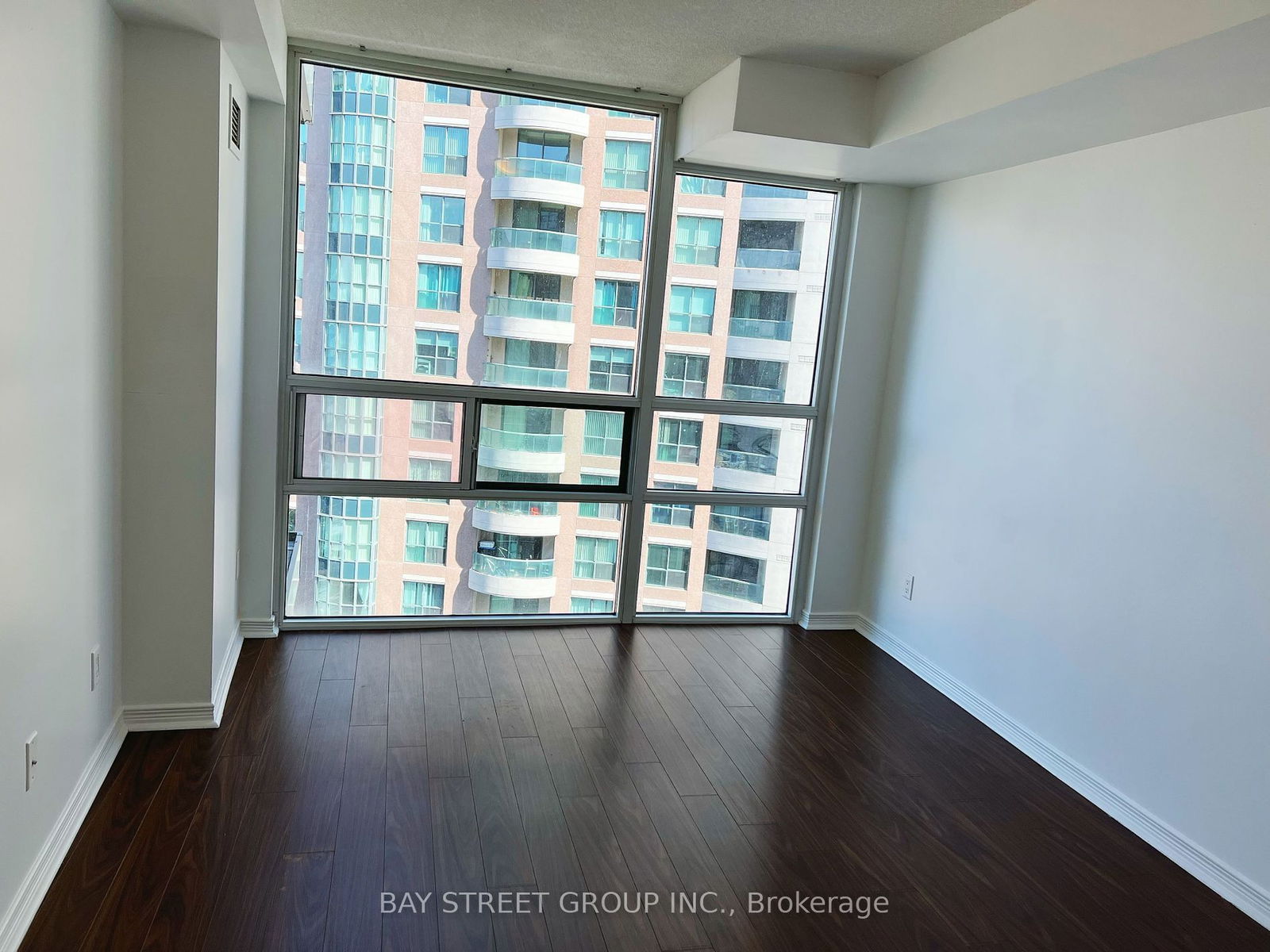 509 Beecroft Rd, unit #1916 for rent