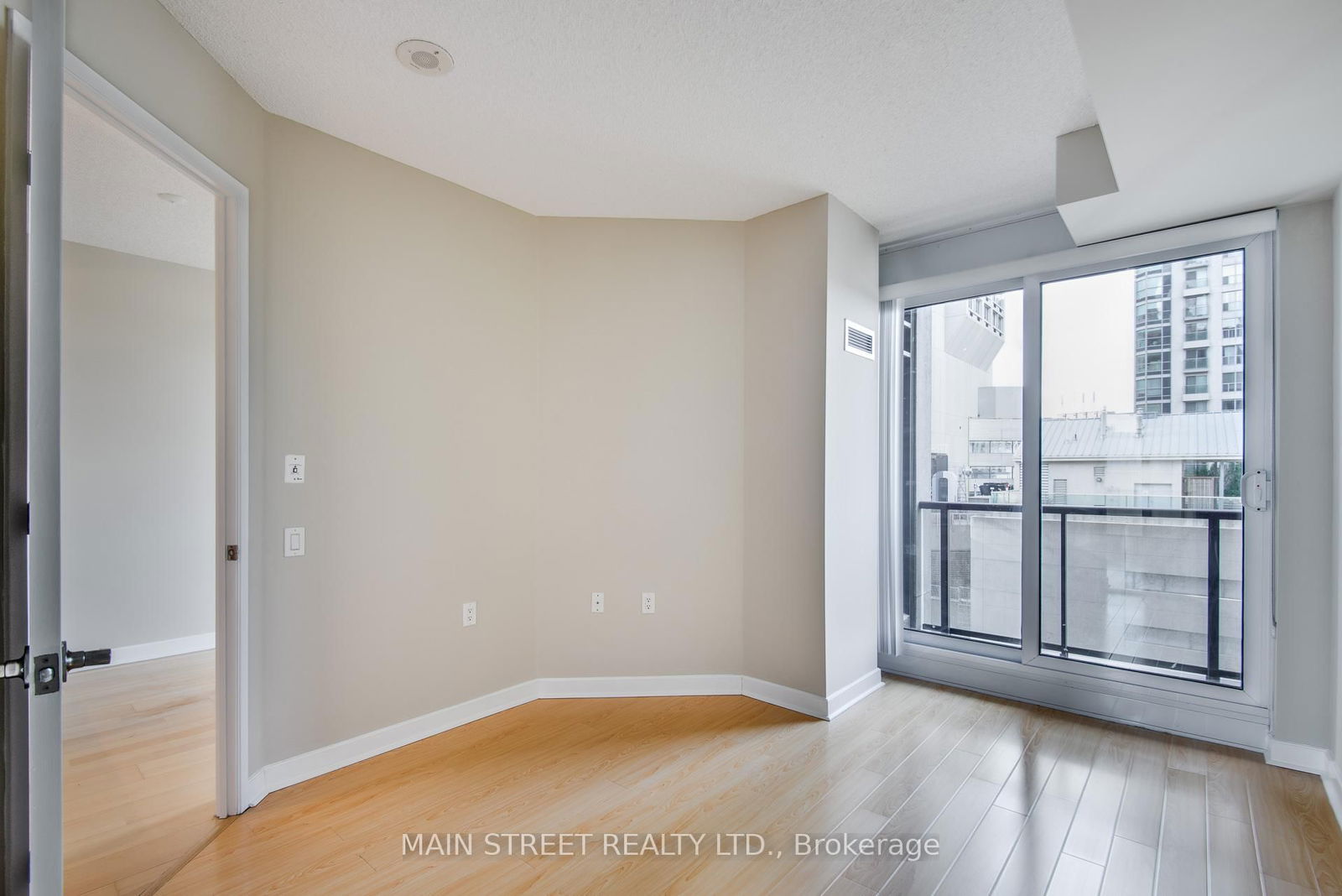 85 Bloor St E, unit 1404 for rent