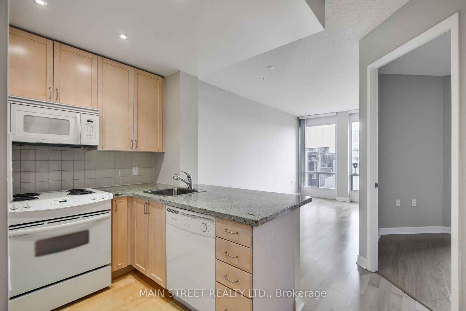 85 Bloor St E, unit 1404 for rent