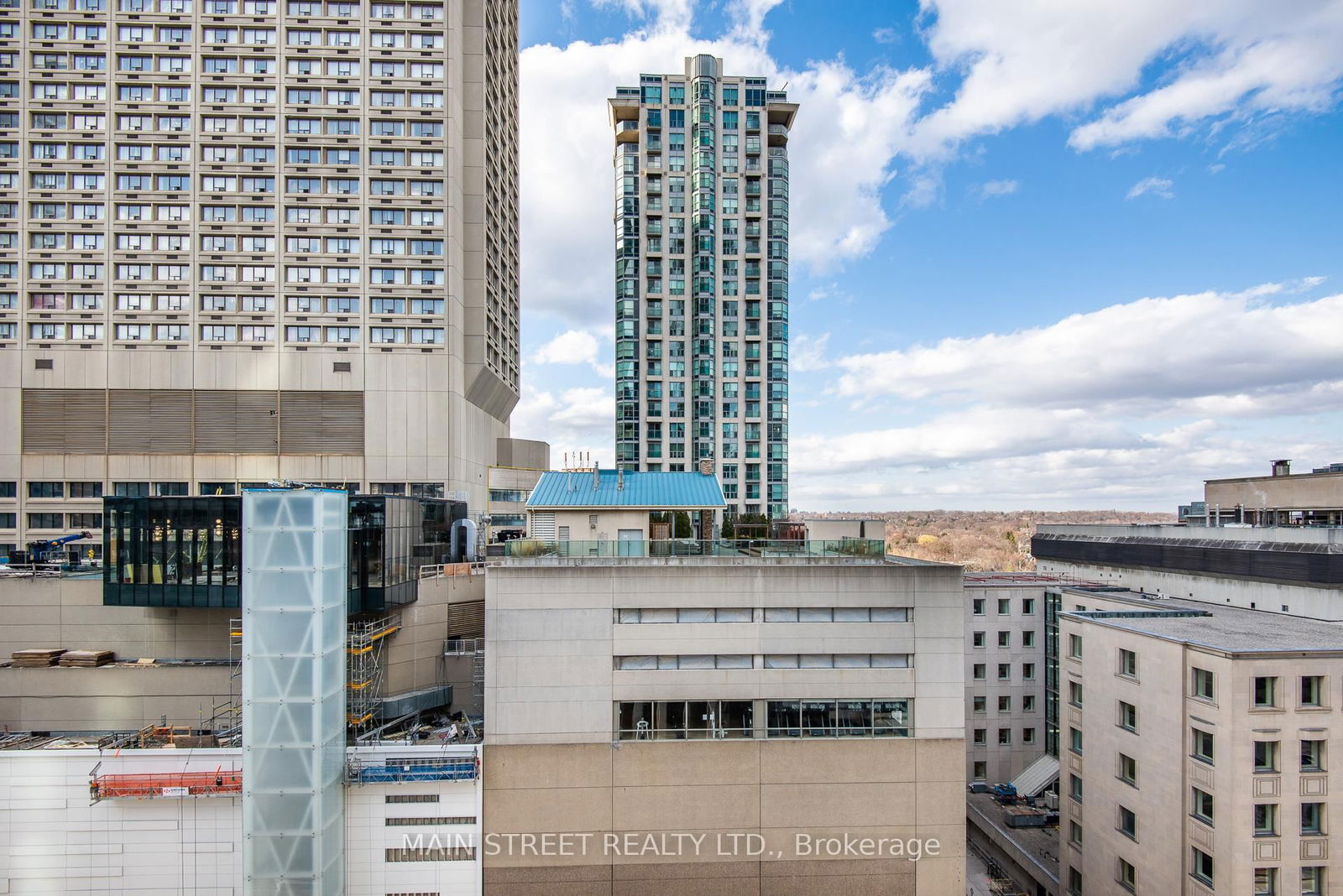 85 Bloor St E, unit 1404 for rent