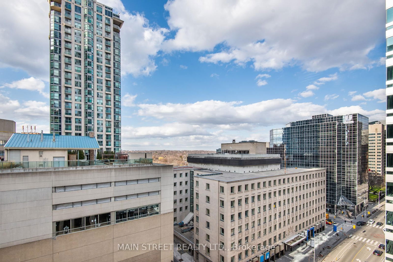 85 Bloor St E, unit 1404 for rent