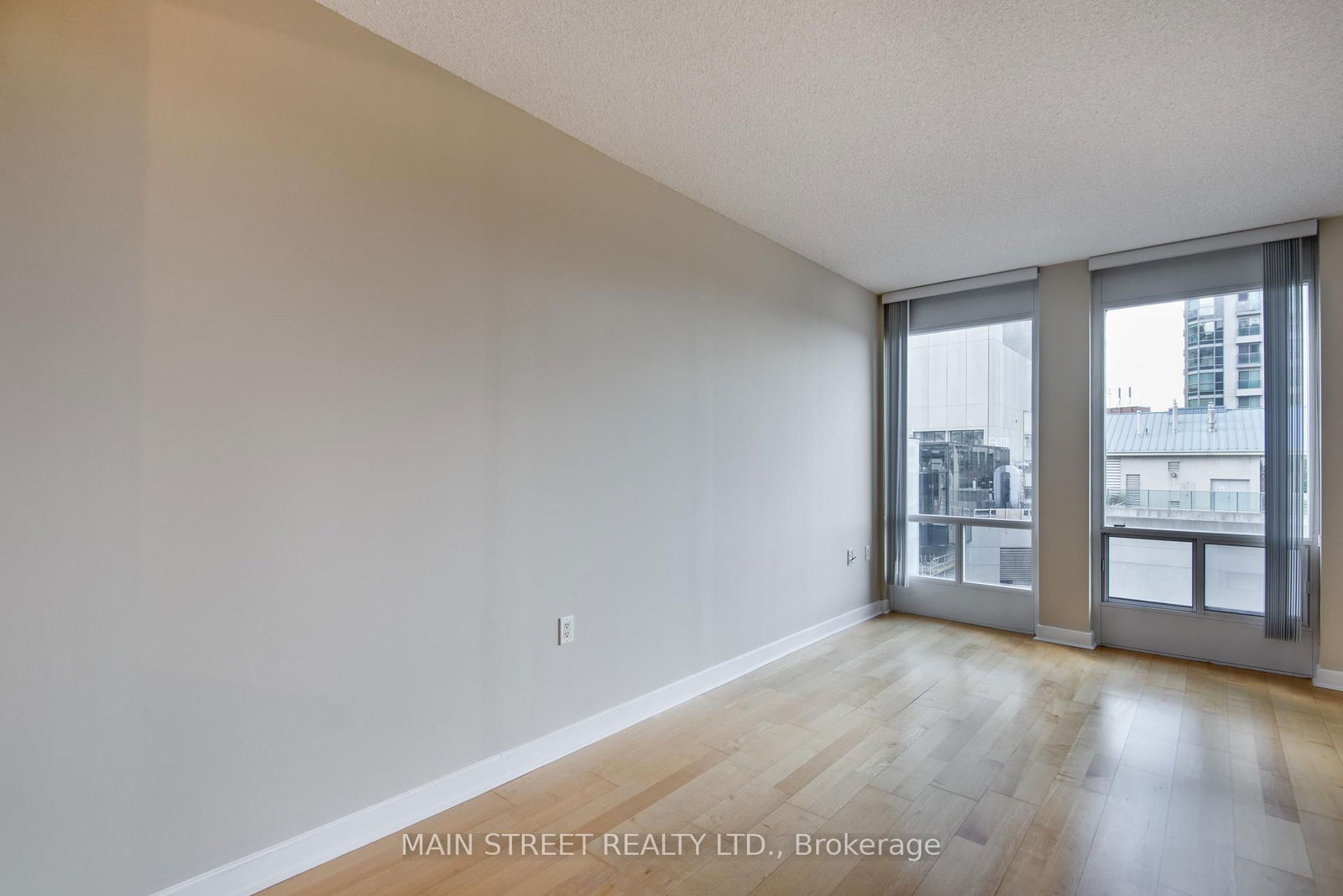 85 Bloor St E, unit 1404 for rent