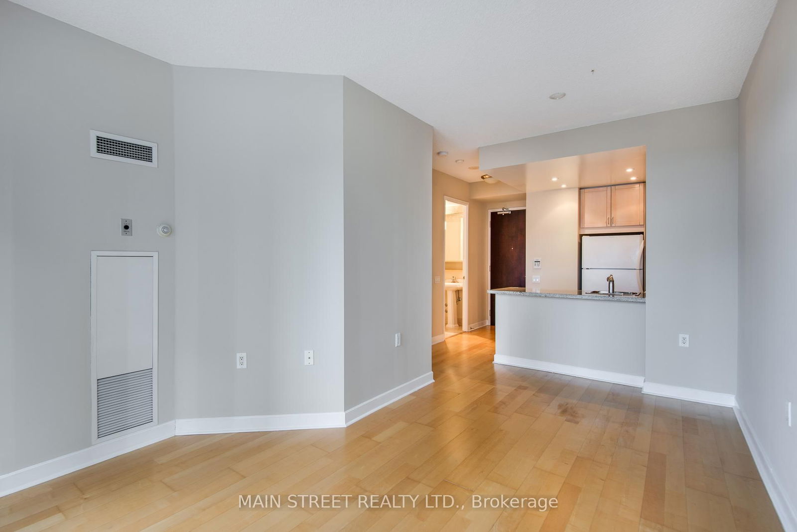 85 Bloor St E, unit 1404 for rent