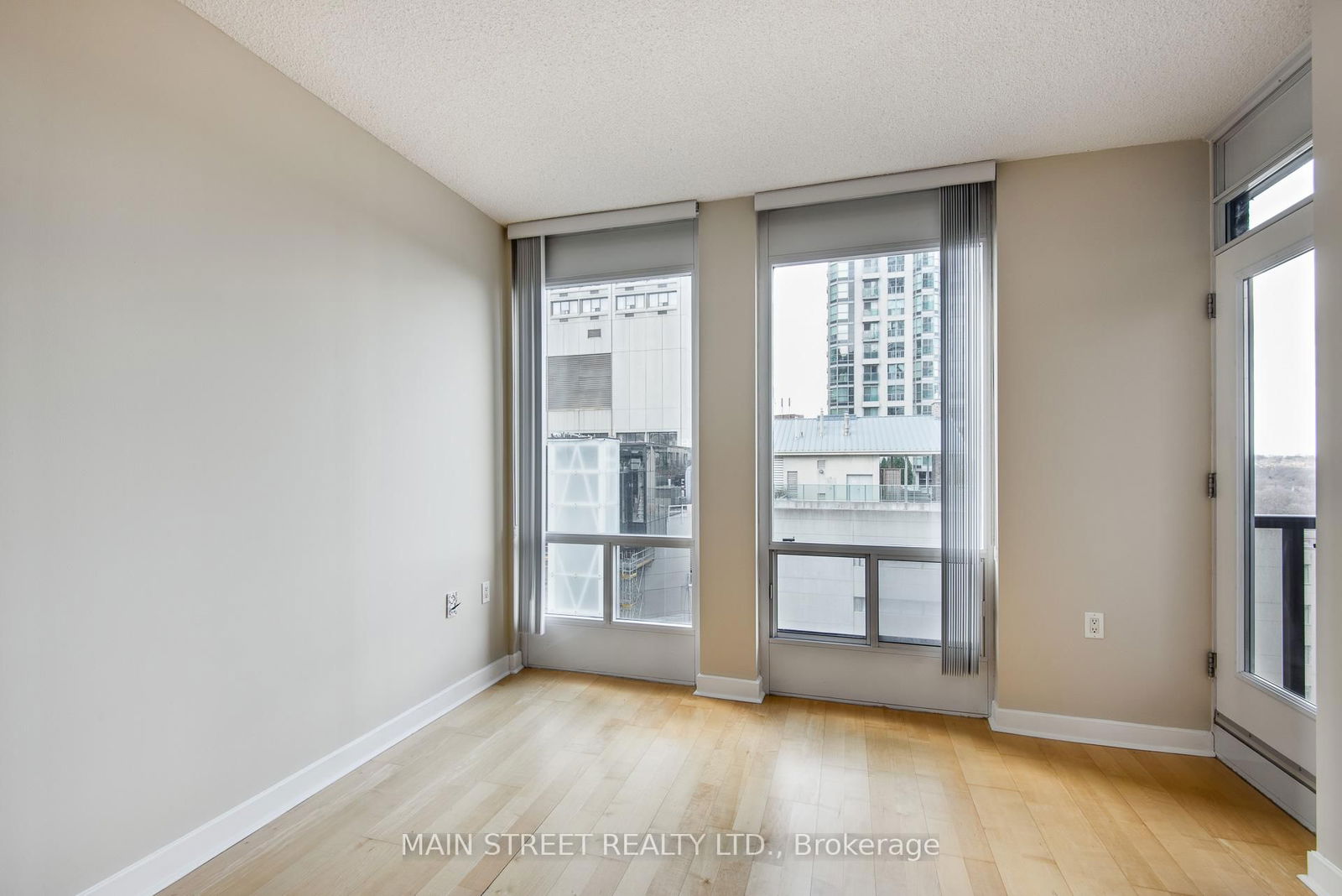 85 Bloor St E, unit 1404 for rent