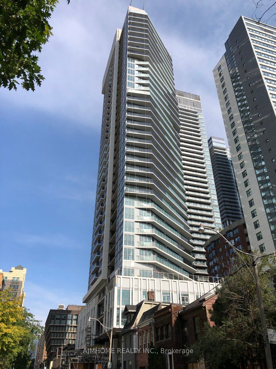 77 Mutual St, unit 1602 for sale