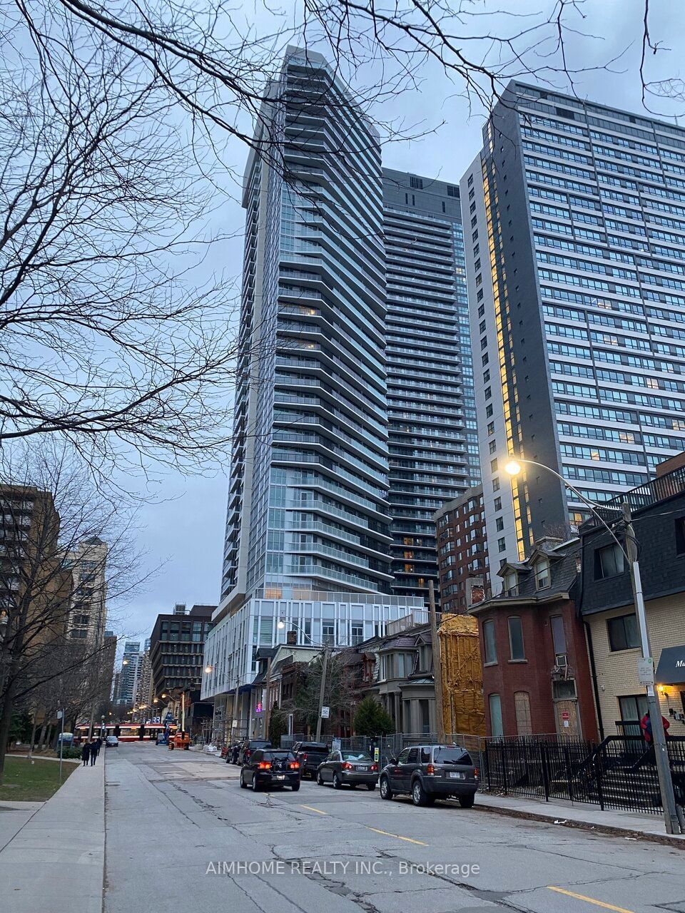 77 Mutual St, unit 1602 for sale