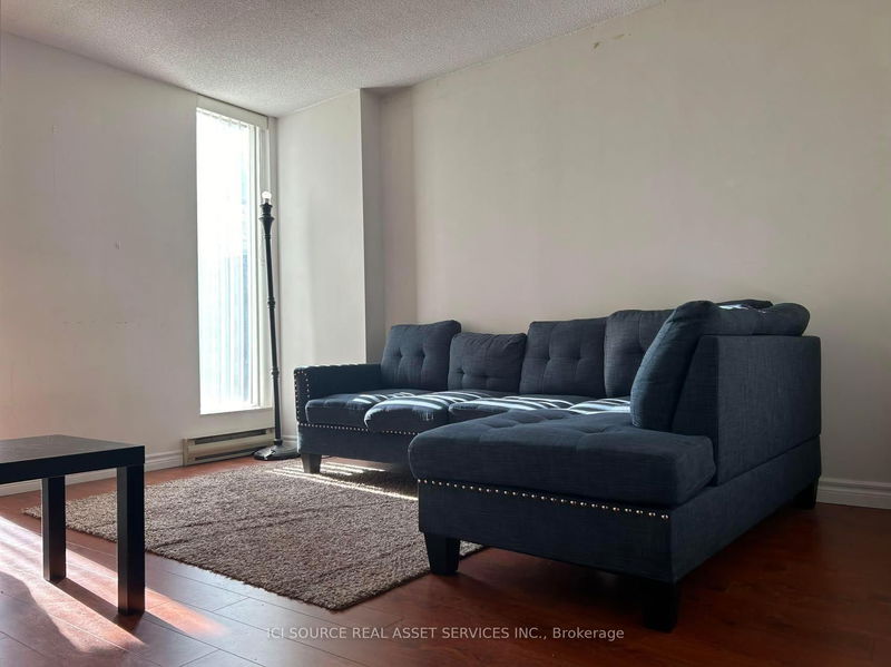 55 Centre Ave, unit 706 for rent