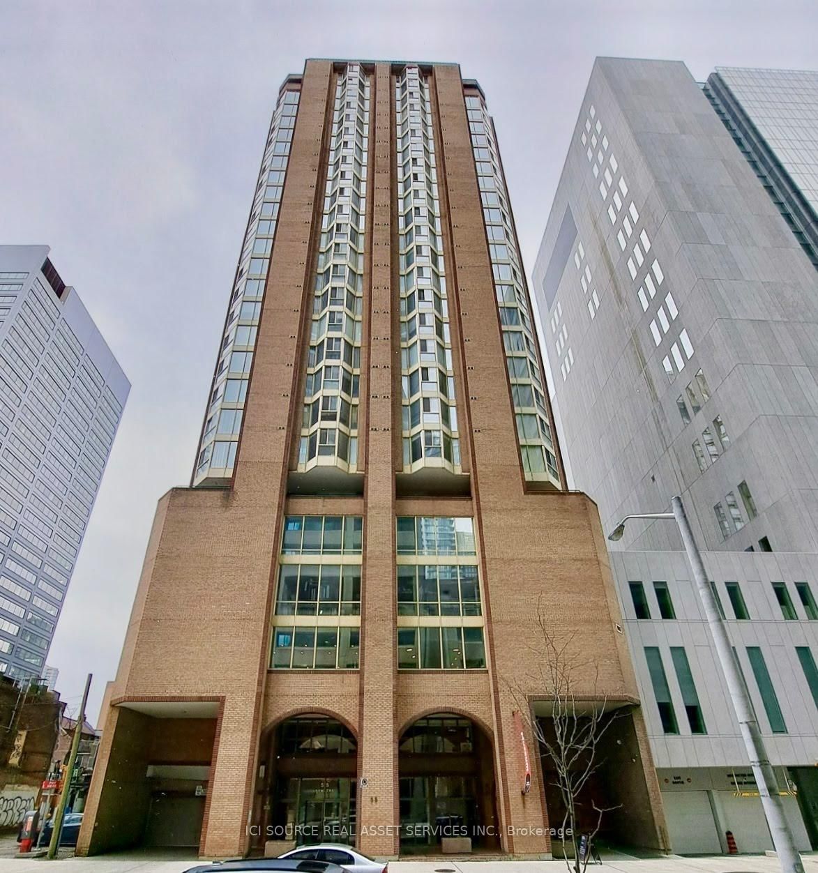 55 Centre Ave, unit 706 for rent