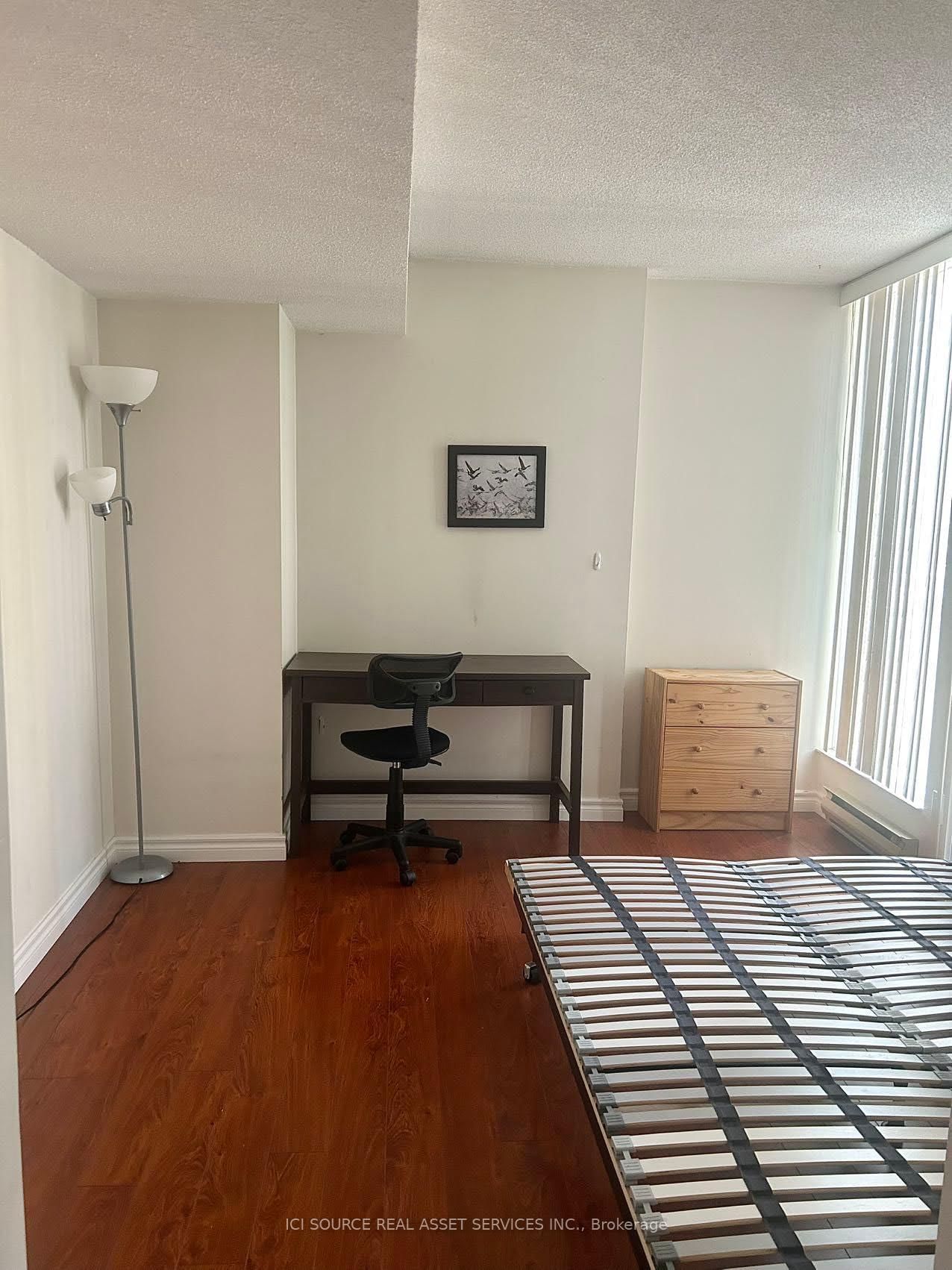 55 Centre Ave, unit 706 for rent