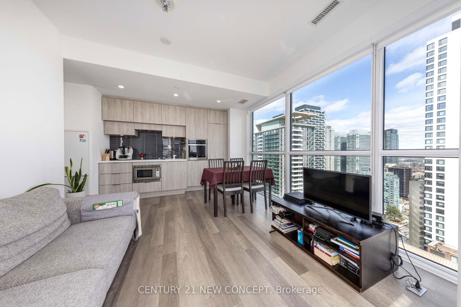 39 Roehampton Ave, unit 2003 for sale