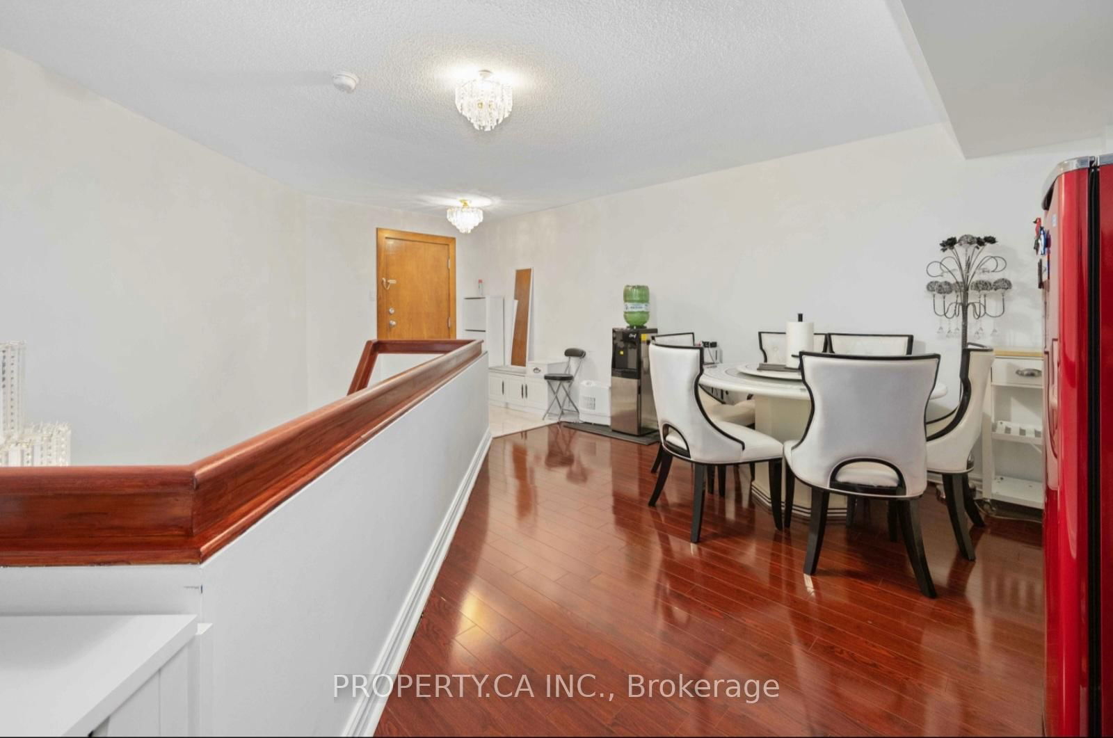 33 University Ave, unit 1109 for sale