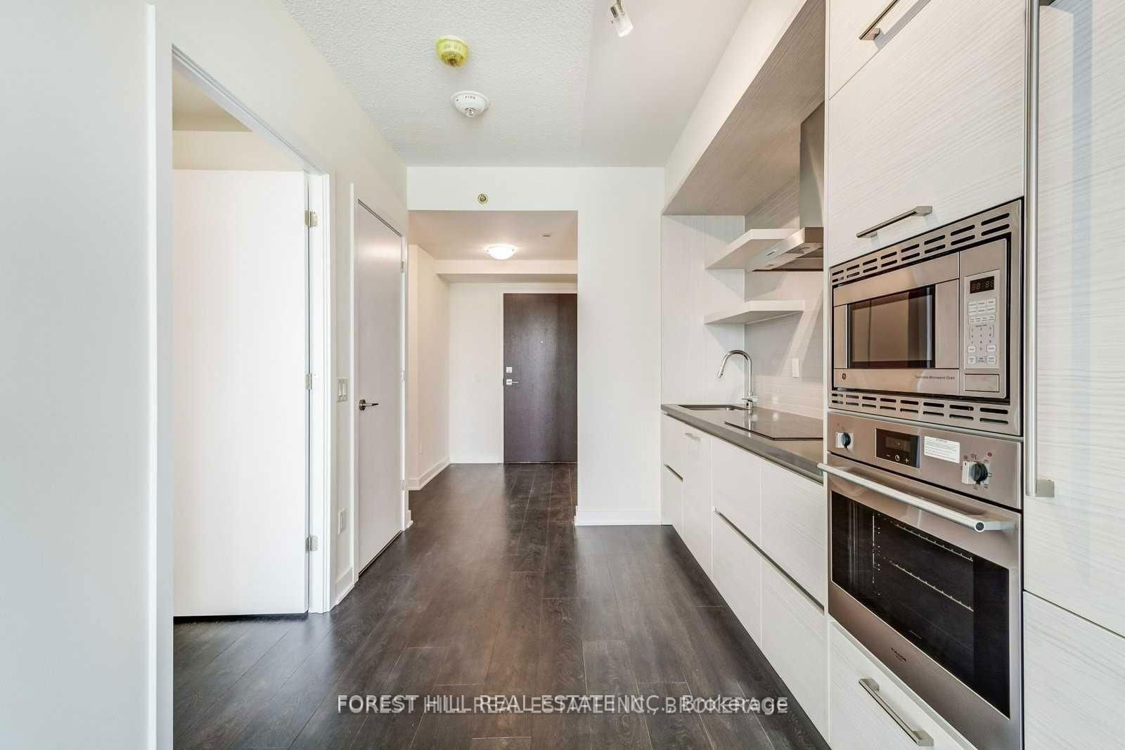 2221 Yonge St, unit 5406 for rent