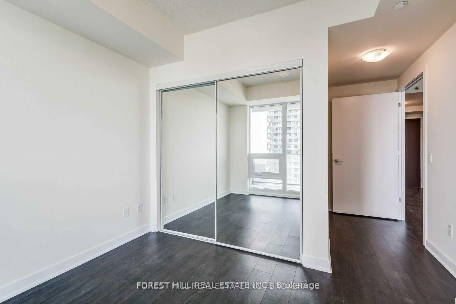 2221 Yonge St, unit 5406 for rent