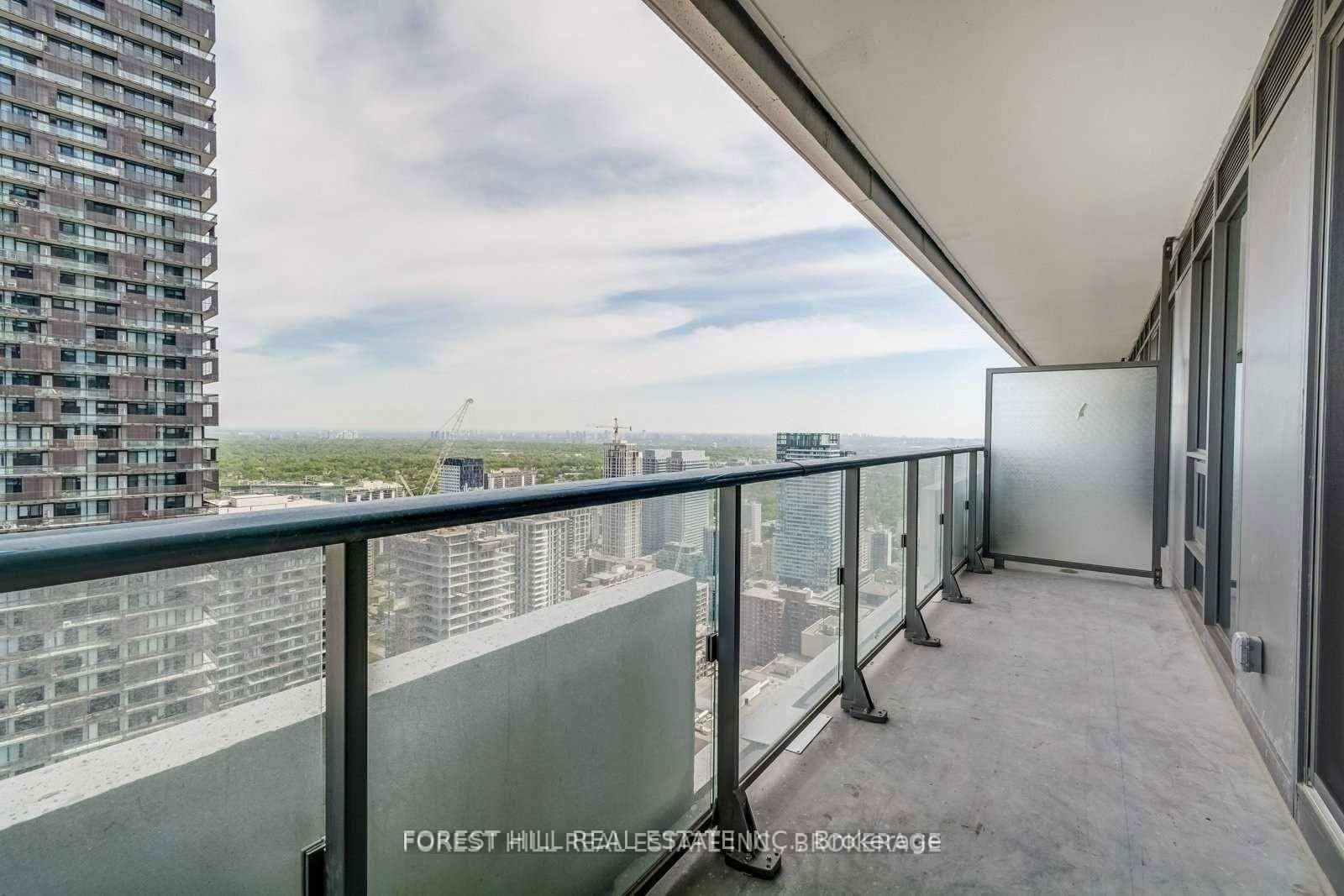 2221 Yonge St, unit 5406 for rent