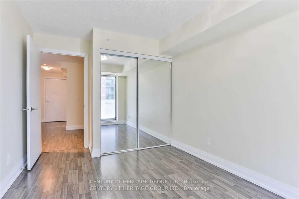 555 Wilson Ave, unit 417E for rent