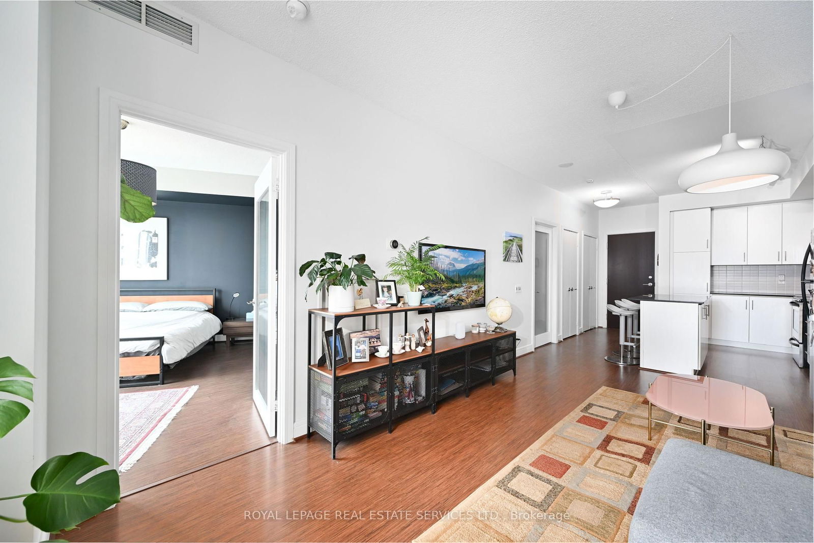 112 George St, unit S1607 for sale