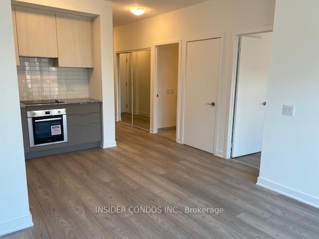 120 Parliament St, unit 810 for rent